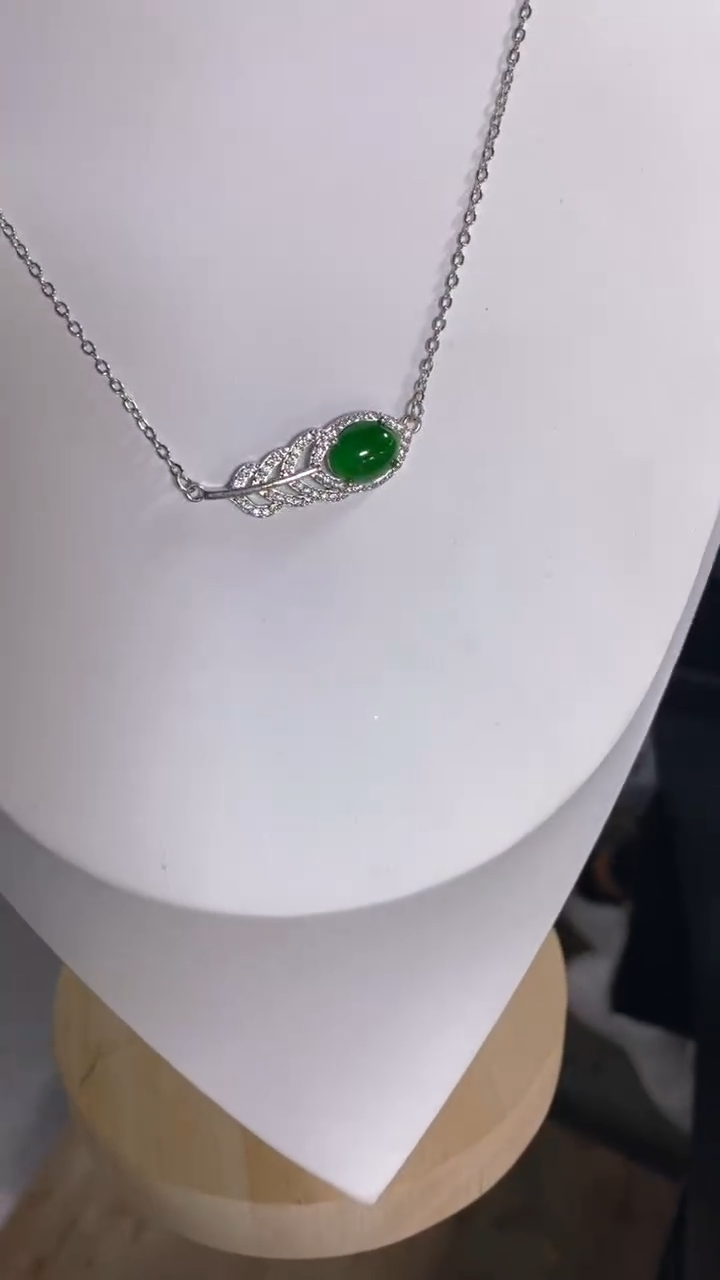 【闪购商品】翡翠吊坠(赠链)未镶嵌0984869076多样性发一