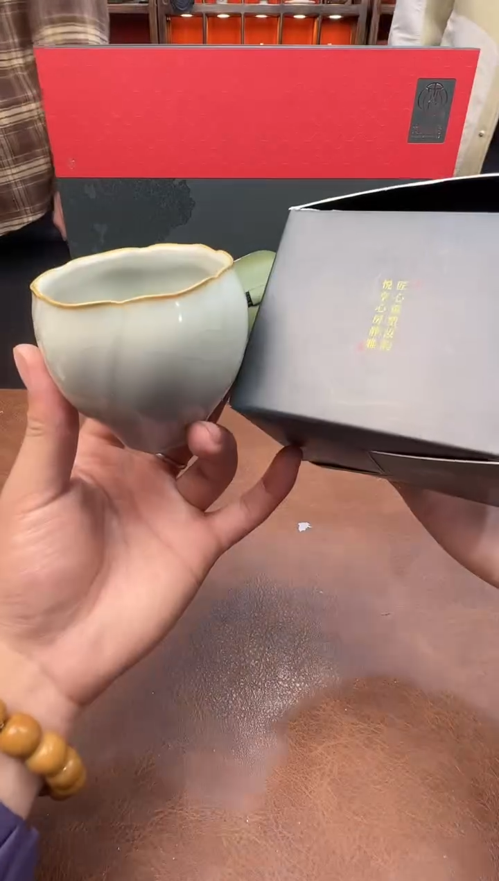 【闪购商品】瓷片青佛手11111111111