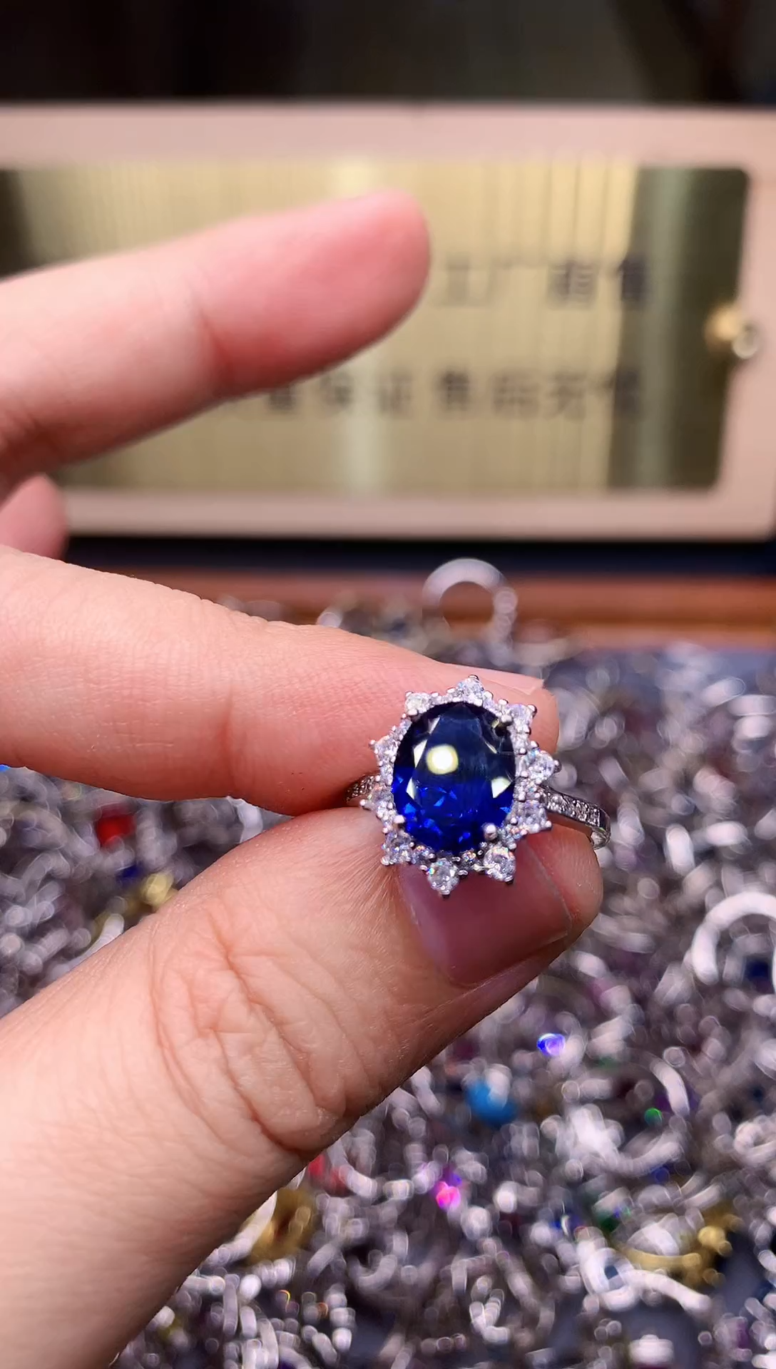 【闪购商品】蓝宝石戒指银S925镶嵌........