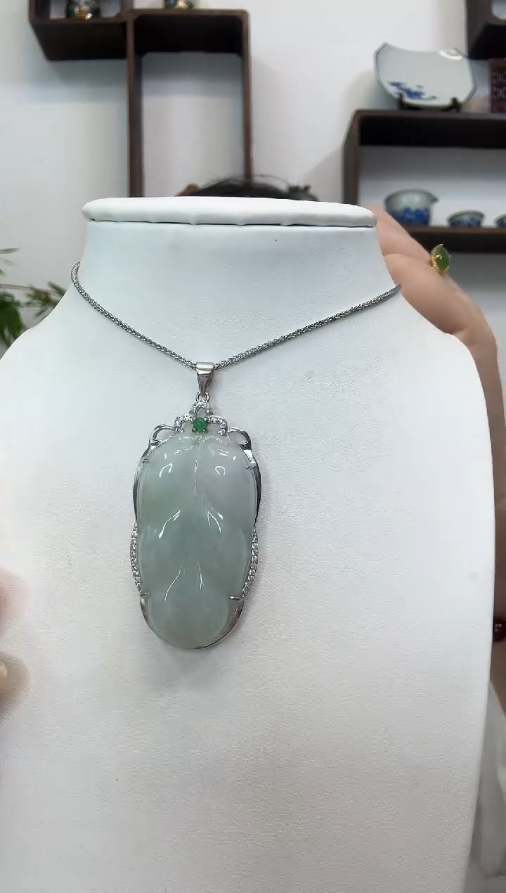 吊坠(赠链)银S925镶嵌翡翠叶子