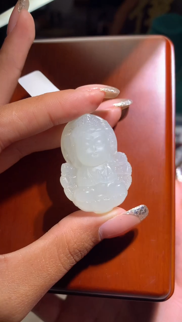 颈饰未镶嵌和田玉不****友千手宝宝佛