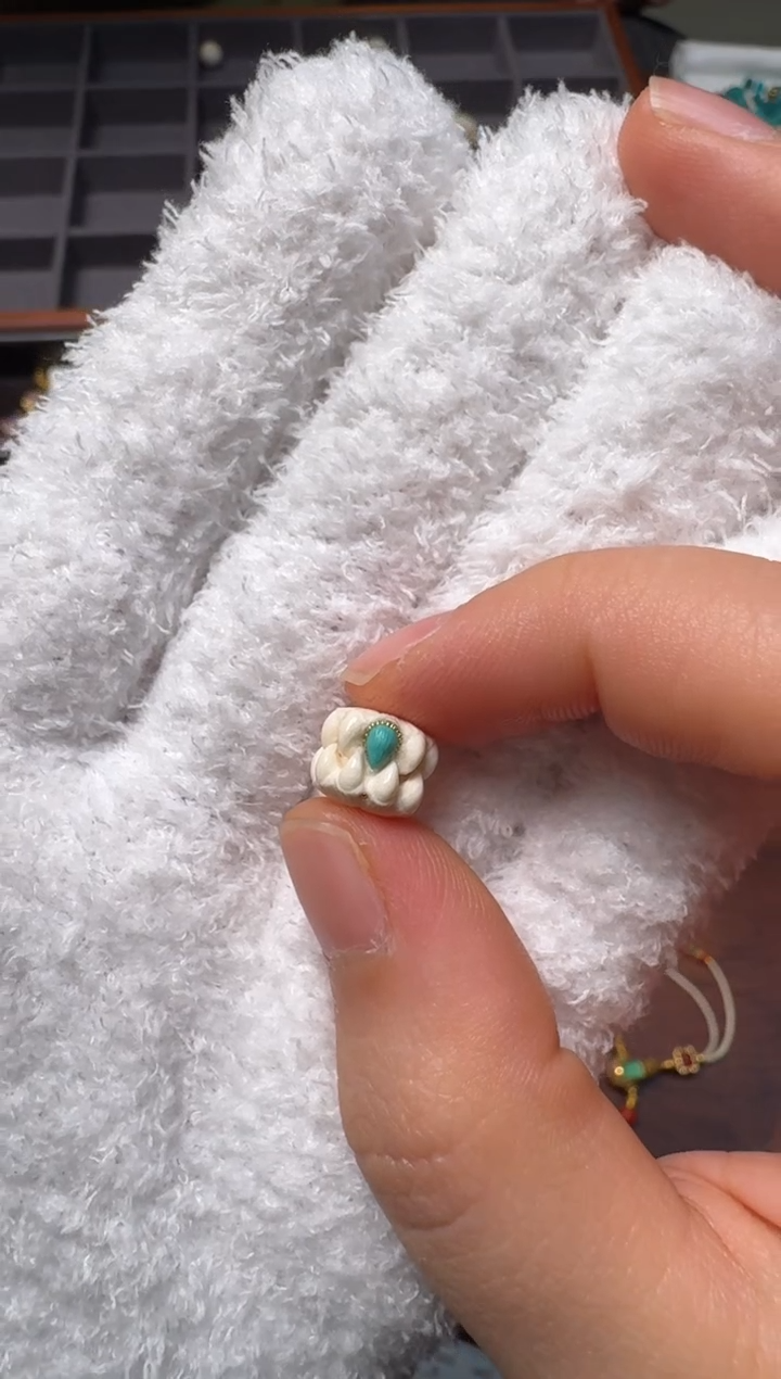 把件猛犸象牙吞噬雕刻珠9mm