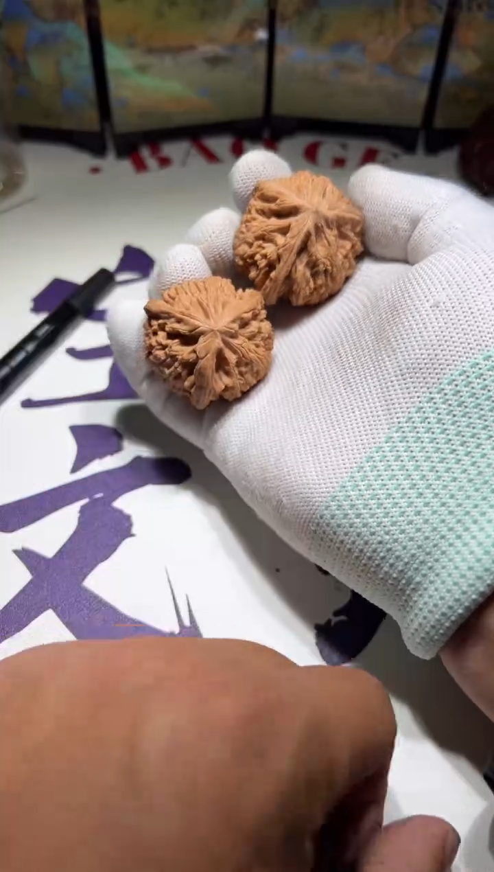 【闪购商品】文玩核桃把件玉龙粗筋三棱