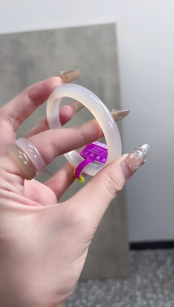 【闪购商品】玛瑙/玉髓手镯未镶嵌53-54圈 需要包容