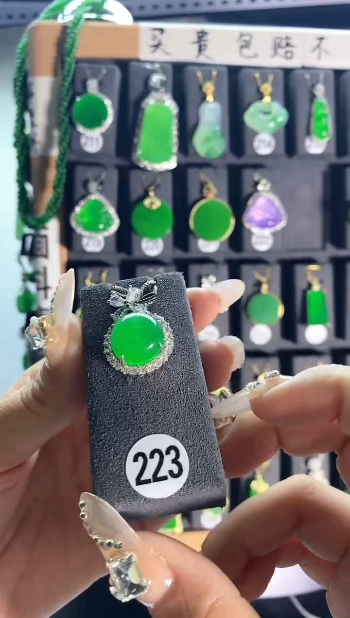 【闪购商品】翡翠耳饰银S925镶嵌223...