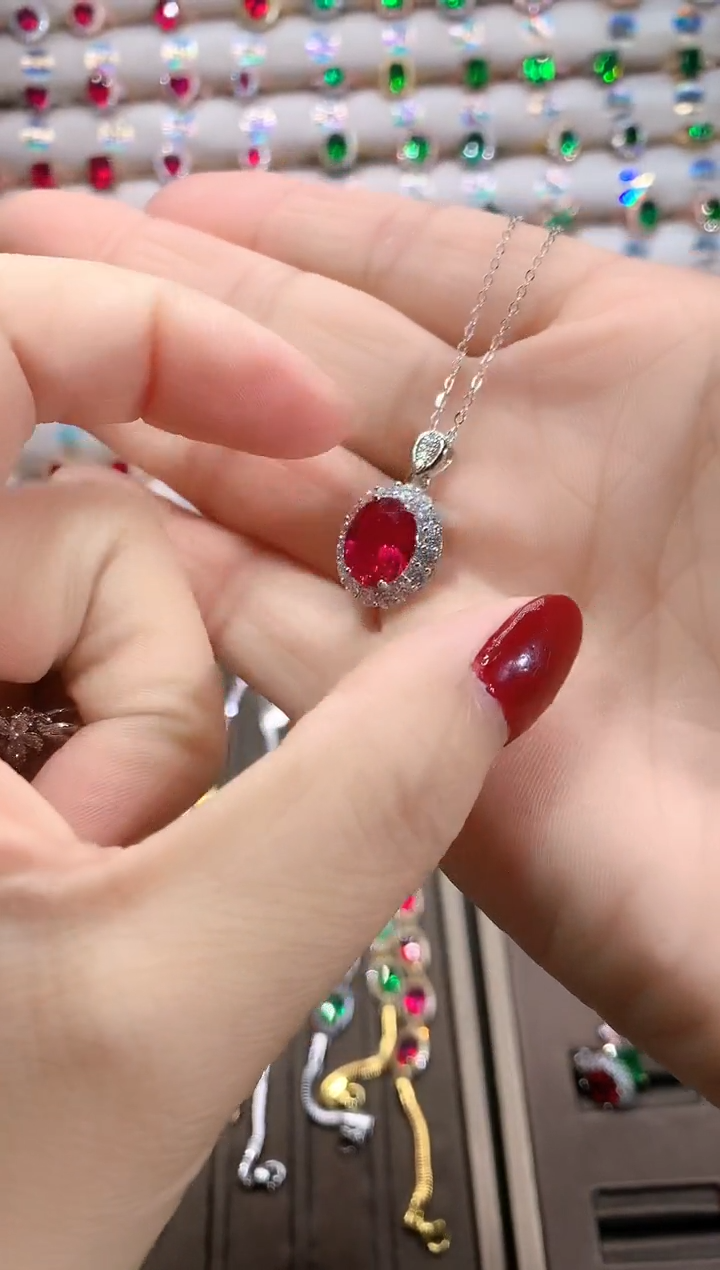 【闪购商品】红宝石吊坠(赠链)银S925镶嵌银色