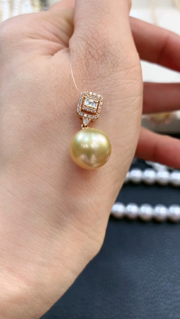 【闪购商品】海水珍珠吊坠18K金镶嵌m24     