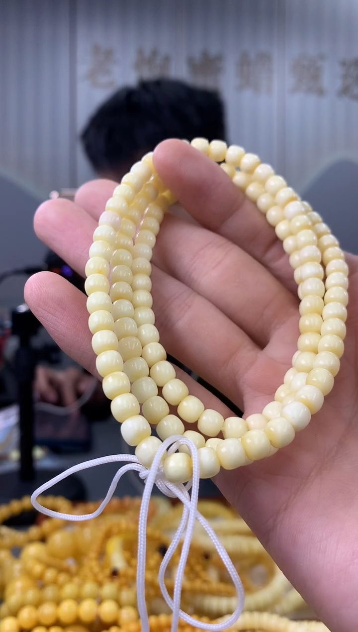 【闪购商品】琥珀裸石未镶嵌链子
