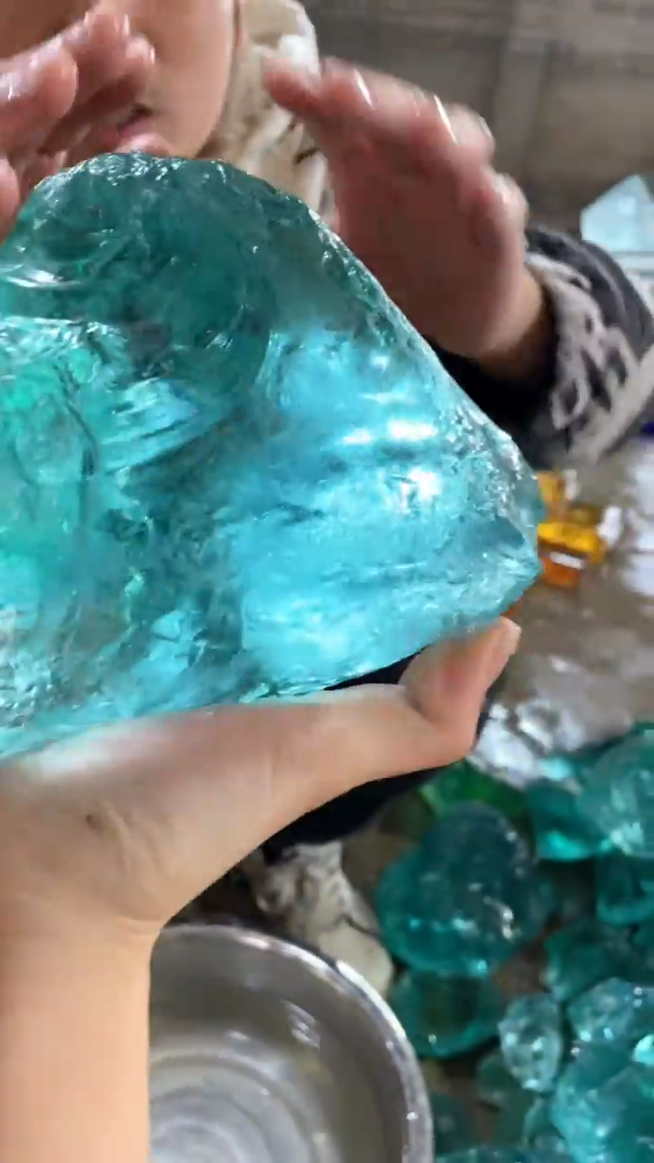 新疆五彩石原石摆件