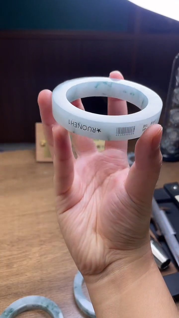 未镶嵌手镯定制翡翠句*定制