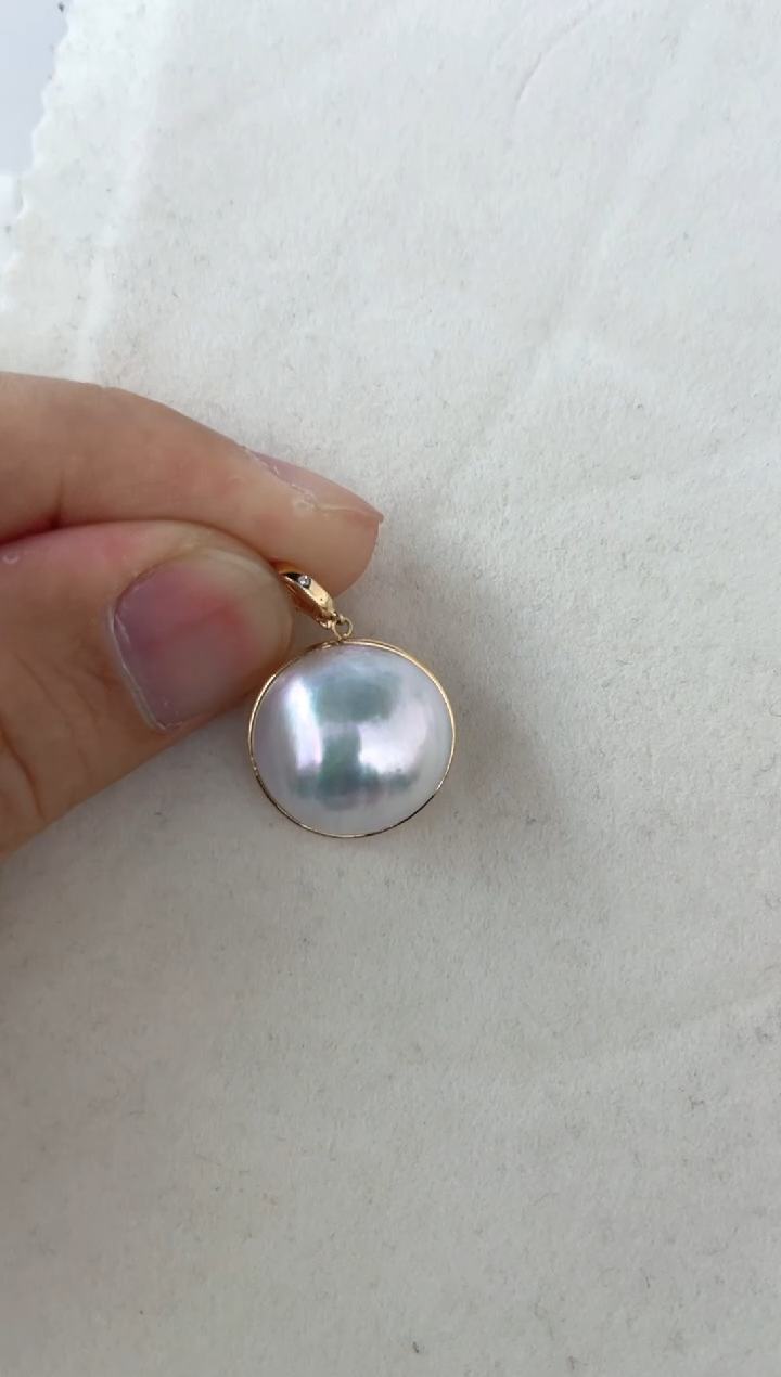 【闪购商品】拼合珍珠（马贝珠）颈饰18K金镶嵌吊坠