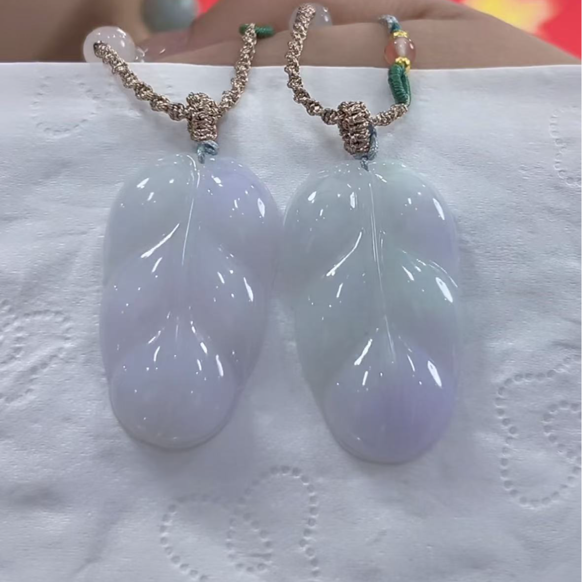 天然翡翠A货叶子（多样性发货发一个）宽23+高39厚5-7送绳