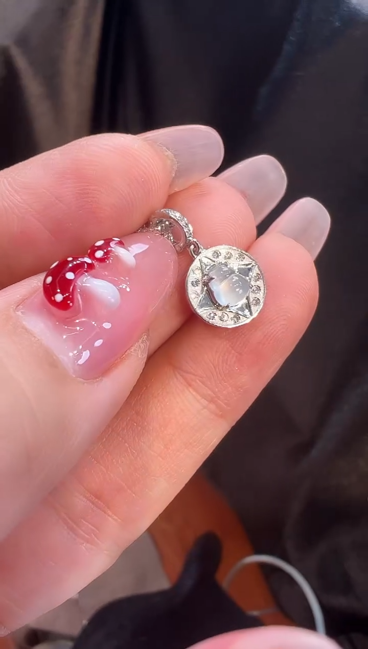 【闪购商品】翡翠颈饰18K金镶嵌吊坠