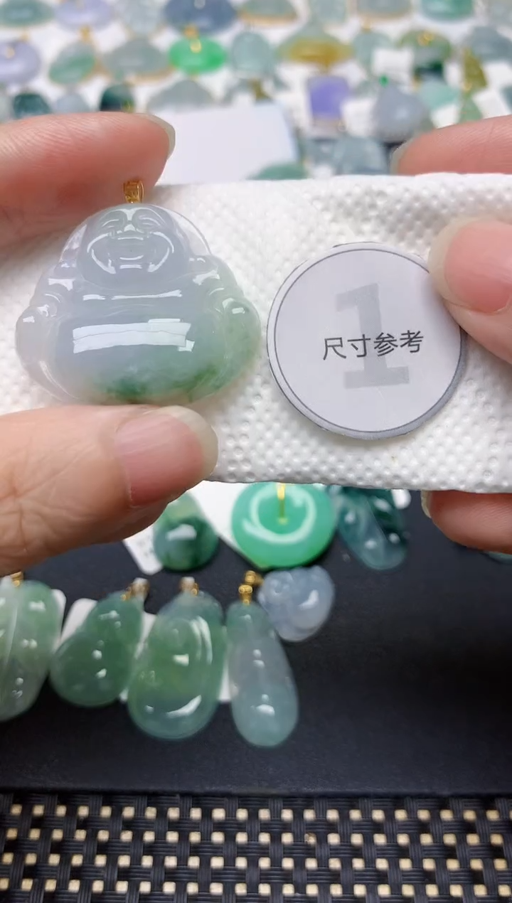 翡翠18K金镶嵌颈饰天然缅甸A货翡翠
