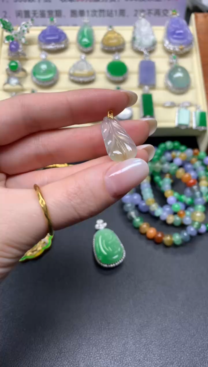 【闪购商品】翡翠吊坠(不含链)18K金镶嵌吊坠|1000+100