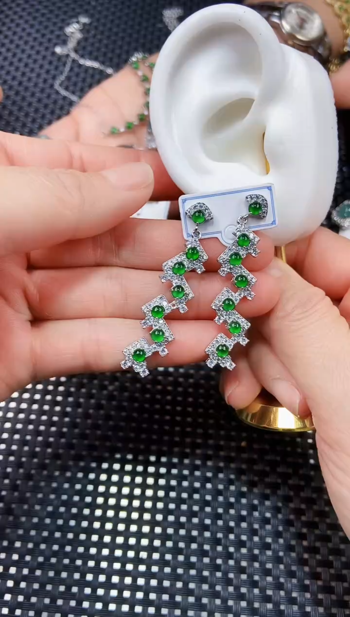 【闪购商品】翡翠耳饰未镶嵌11111111