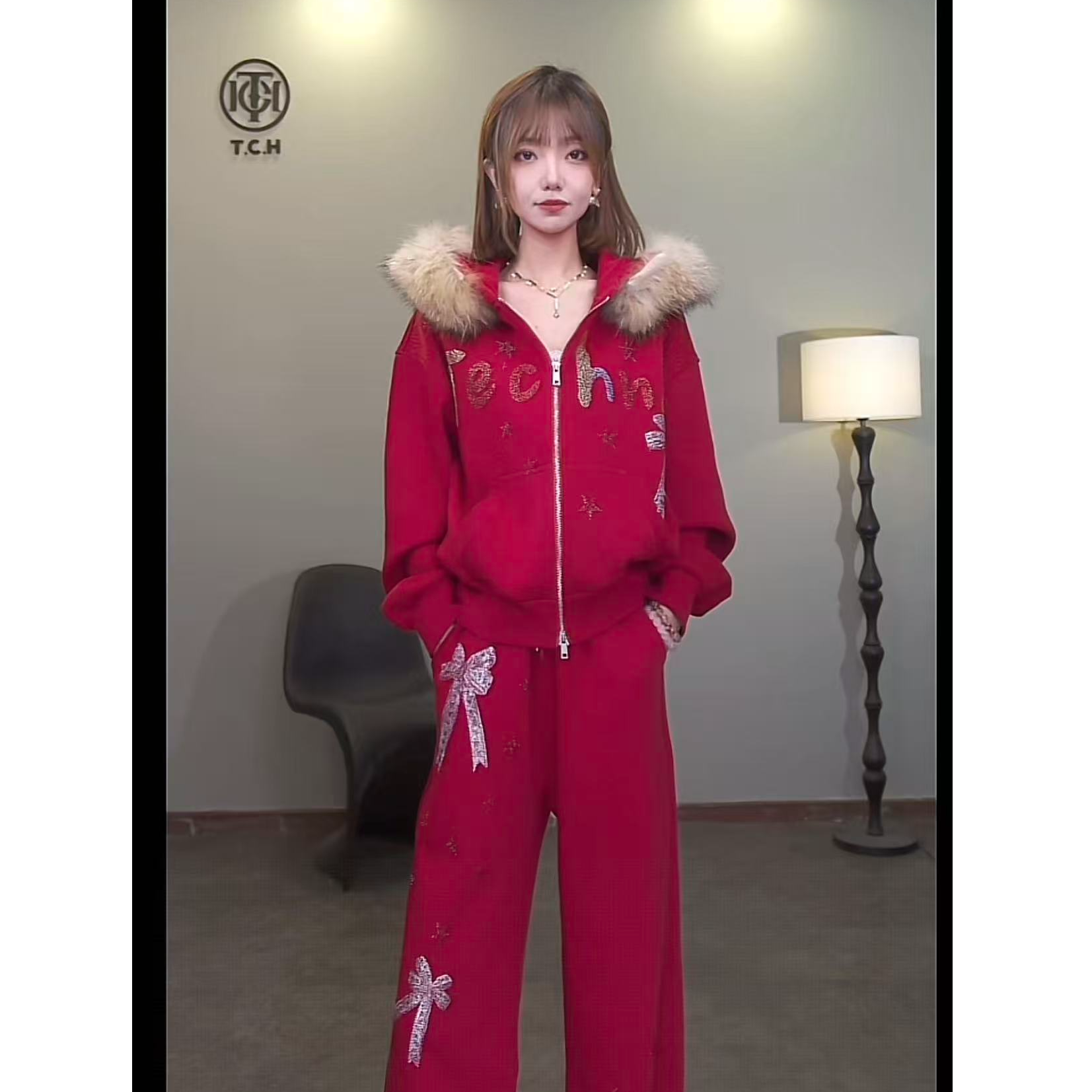 TCH【官搭推荐】冬款百搭时尚烫钻淑女红色女装套装T75D07E1096