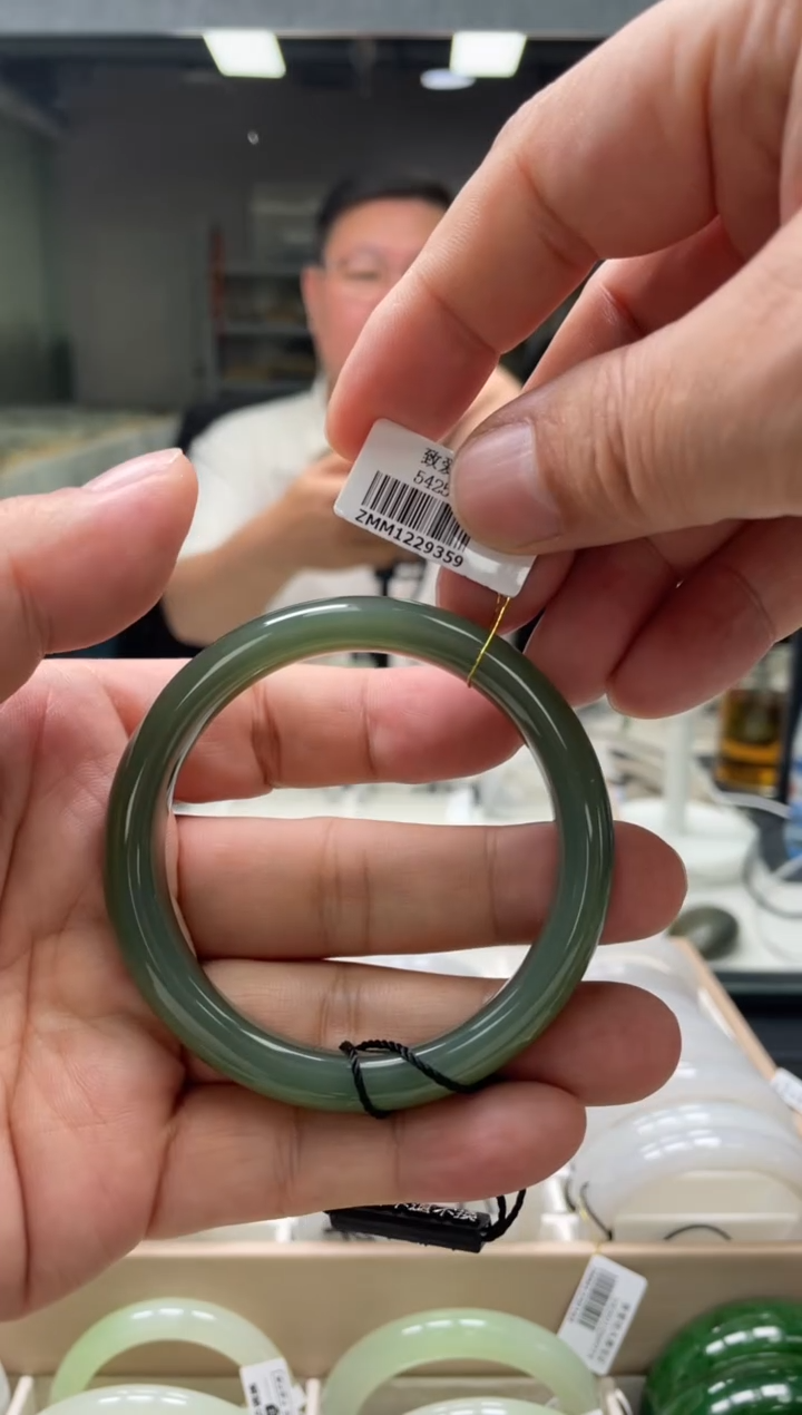 【闪购商品】和田玉手镯未镶嵌编码9359 圈口57-58