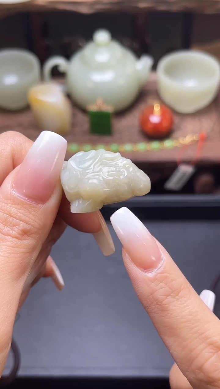 【闪购商品】和田玉手把未镶嵌且末青白 金蟾 多样性发一