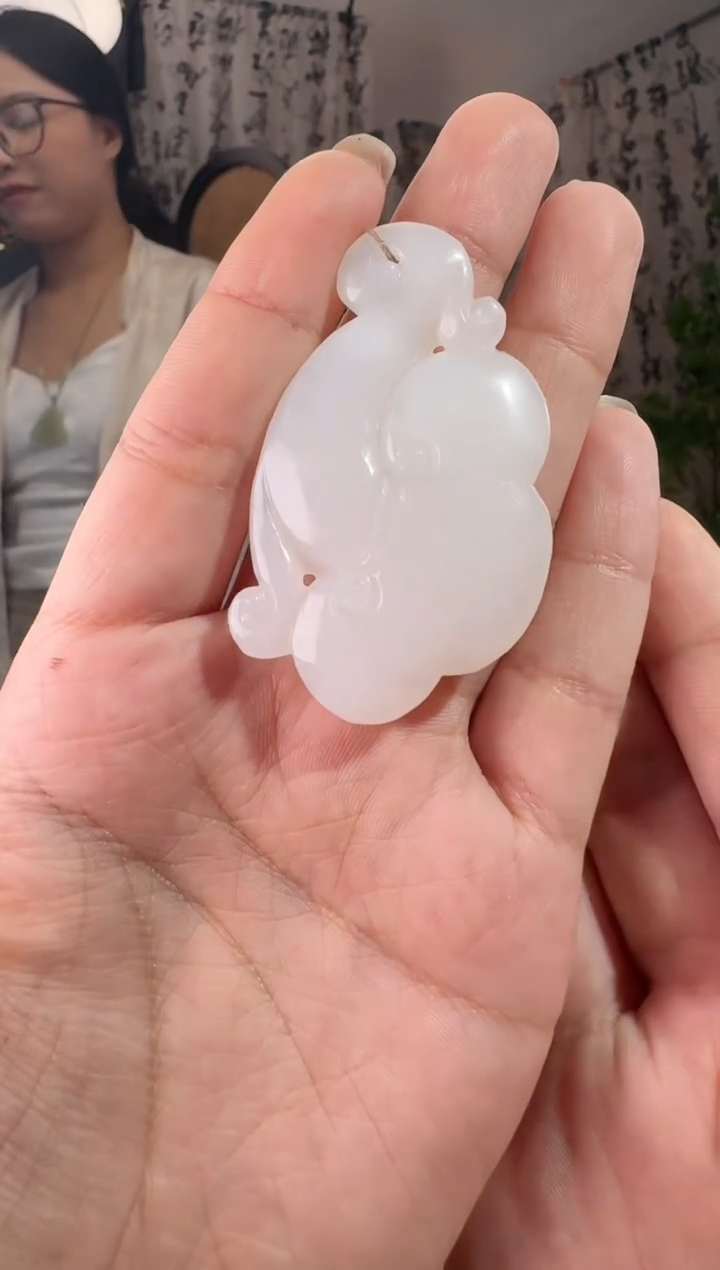 颈饰未镶嵌和田玉白玉如意