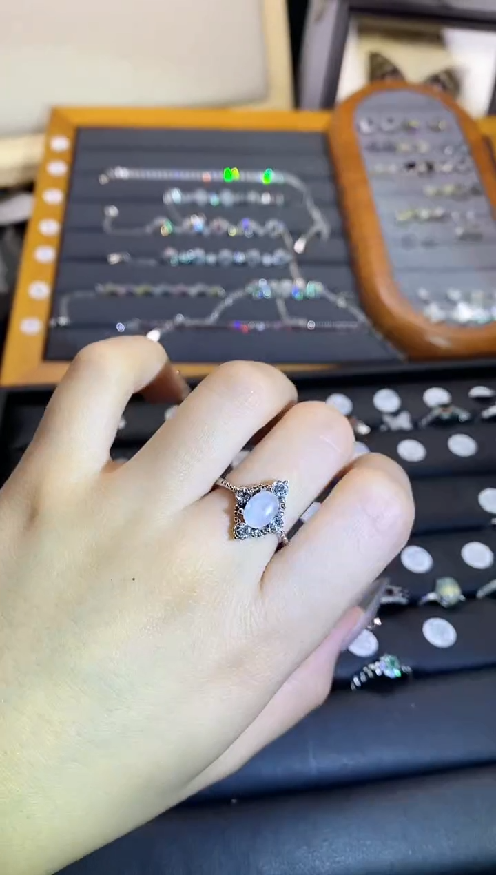 【闪购商品】水晶手链银S925镶嵌A150  