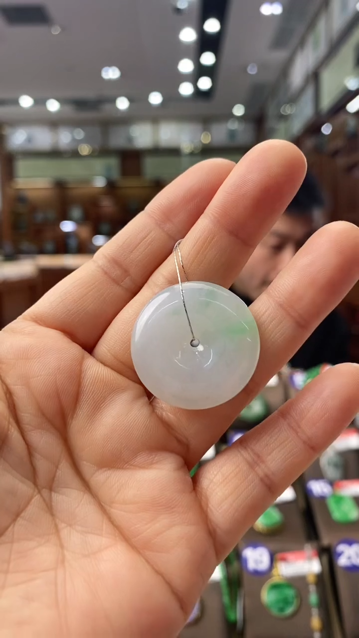 【闪购商品】翡翠颈饰未镶嵌平安扣