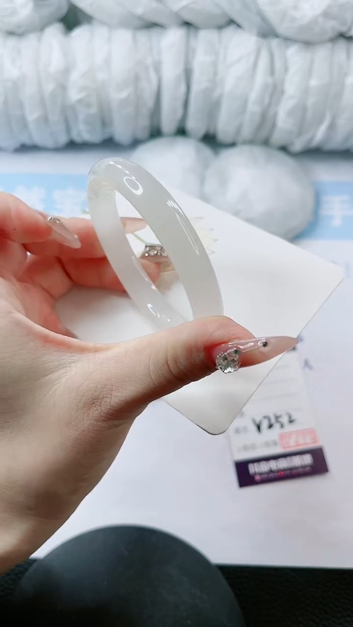 【闪购商品】石英质玉手镯未镶嵌多样性发货V252