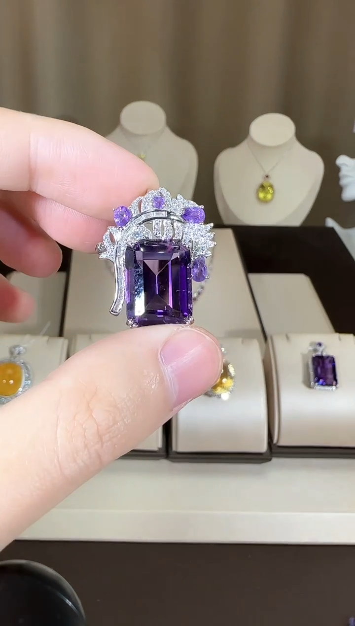 【闪购商品】紫晶颈饰银S925镶嵌13*18mm胸针吊坠