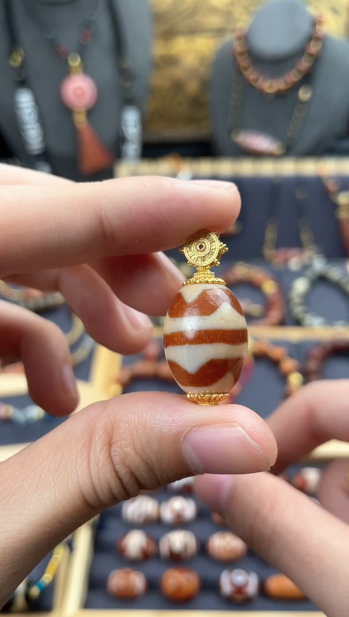 【闪购商品】玛瑙/玉髓颈饰银S925镶嵌双虎牙吊坠