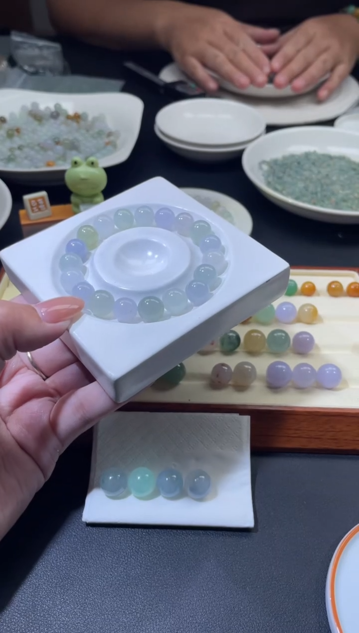 未镶嵌定制翡翠怦***?翡翠毛货