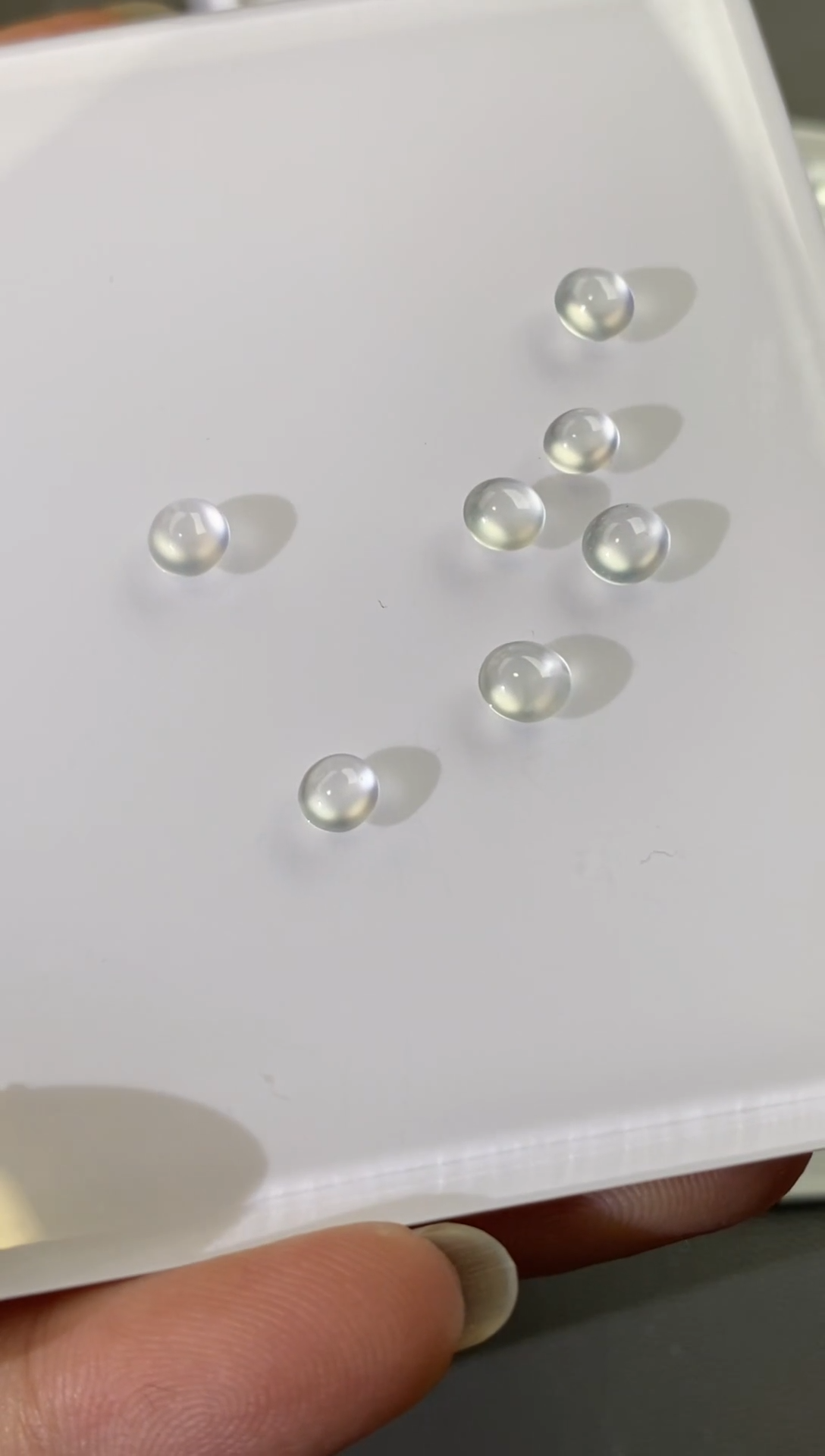 未镶嵌裸石翡翠玻璃种蛋面多样性发其一