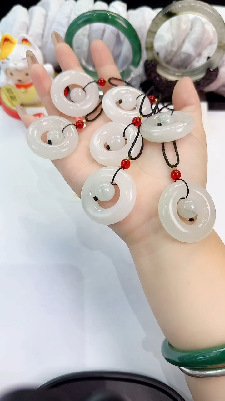 吊坠(赠链)合金石英质玉999