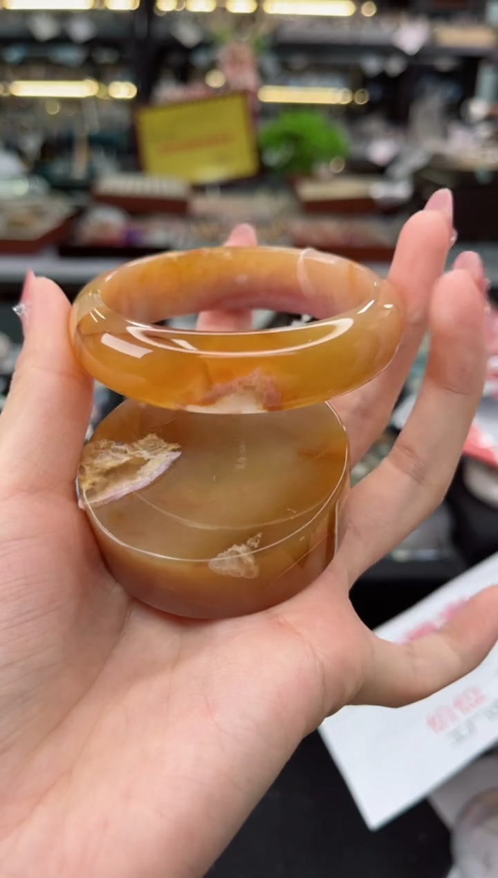 【闪购商品】石英质玉手镯未镶嵌55圈口（赠品镯心）65689