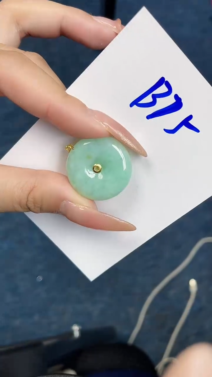 【闪购商品】翡翠颈饰18K金镶嵌00000000