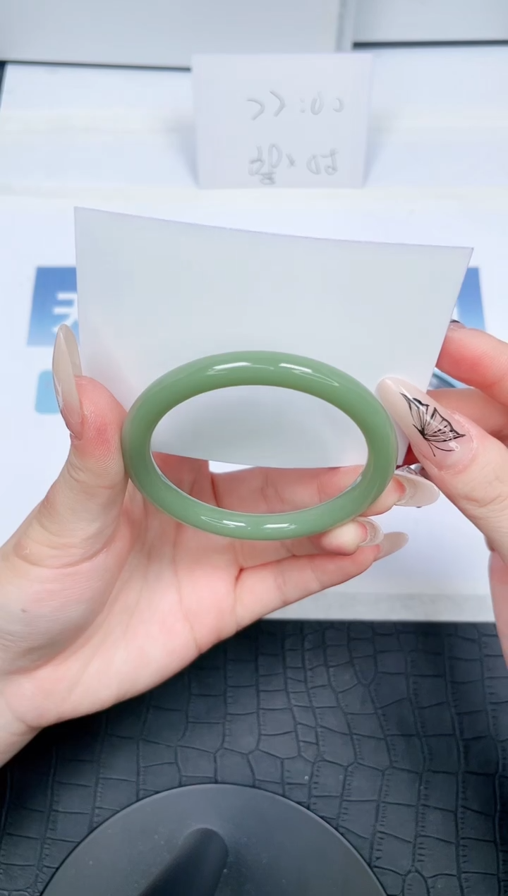 【闪购商品】石英质玉手镯未镶嵌M106-58