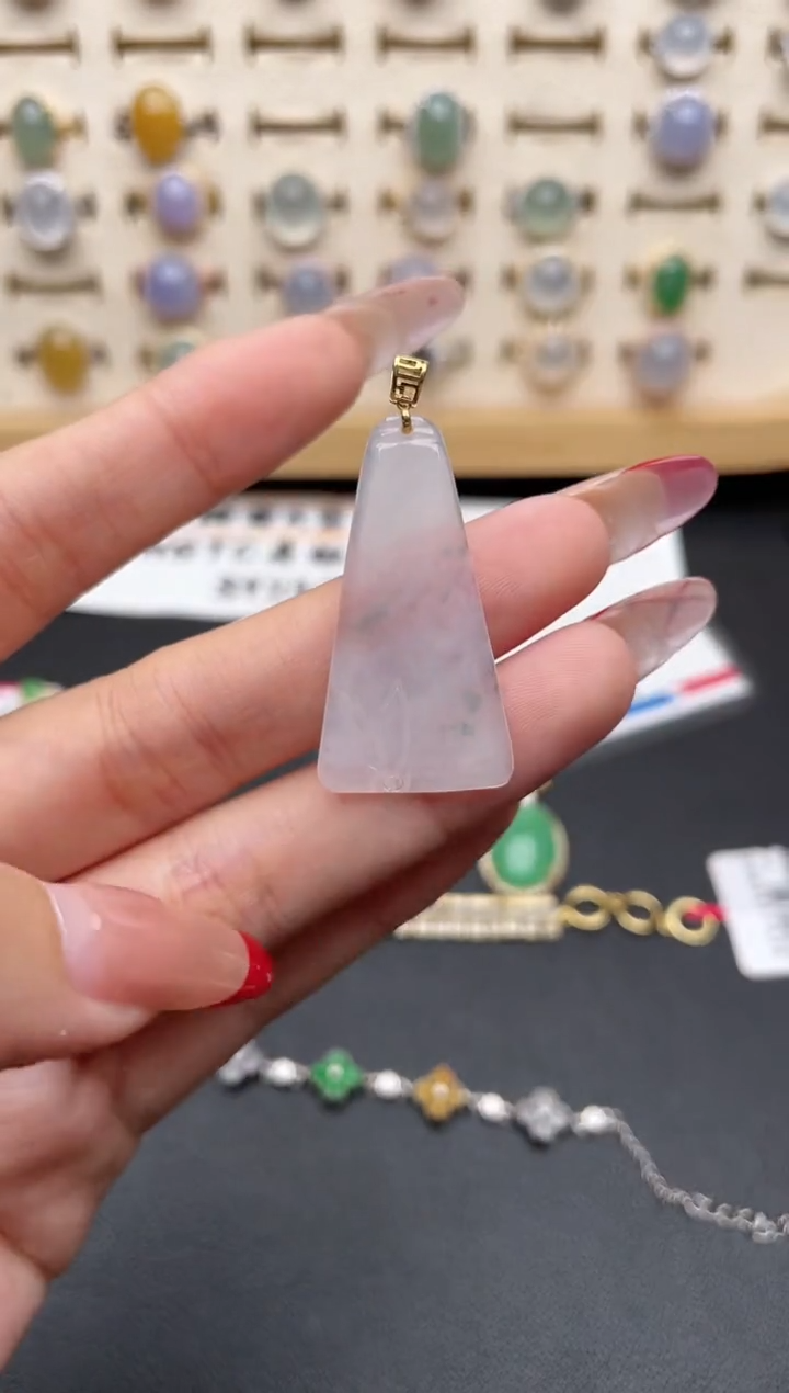 【闪购商品】翡翠吊坠(赠链)18K金镶嵌一物一证一礼盒