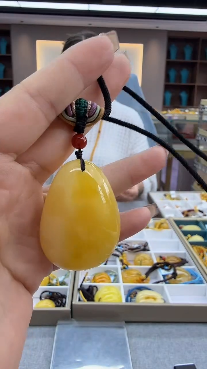 琥珀颈饰未镶嵌299秒拍号 假一罚三 