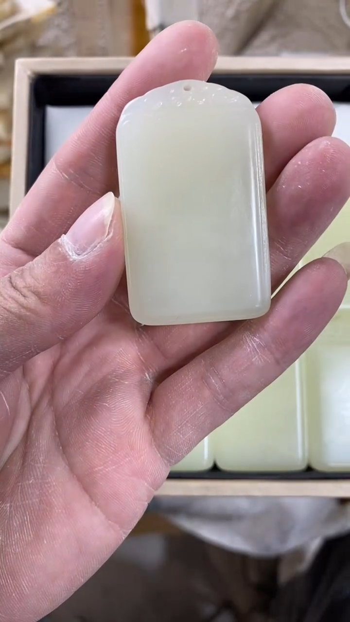 新款带牌头30MM×50MM左右牌子男女可带