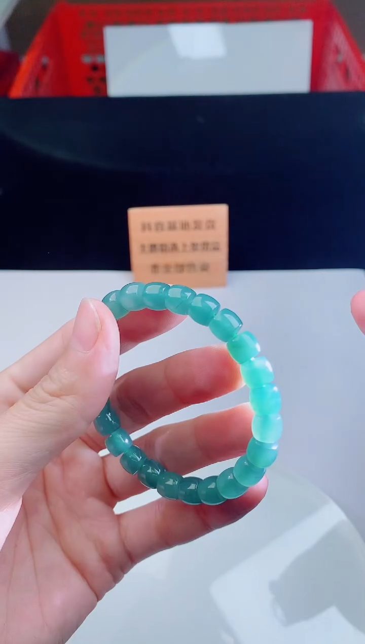 颈饰未镶嵌翡翠   ·