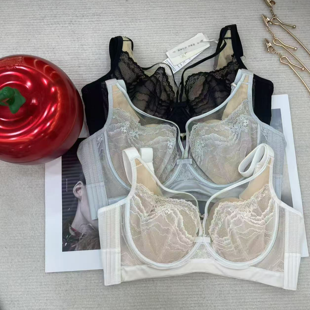 【辉辉服装店 袜先生】蕾丝文胸 防走光 显胸  防震 大胸显小 防滑 防下垂 小胸聚拢文胸 内衣女   A款