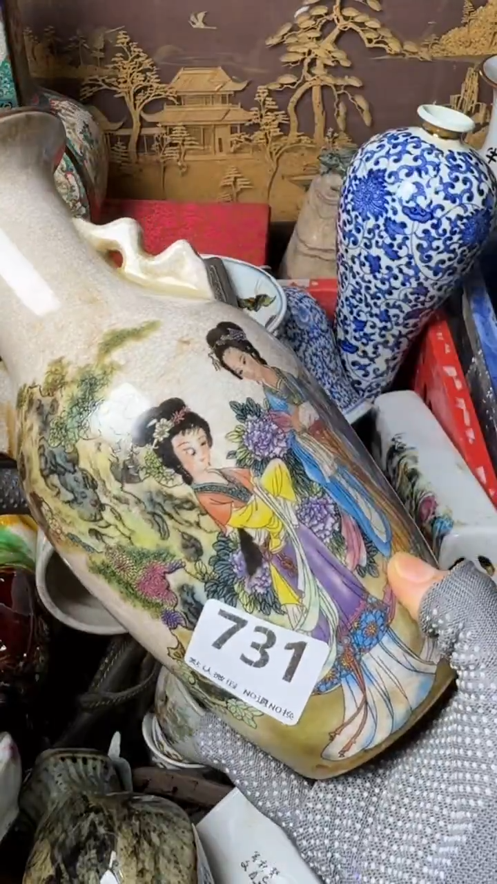 复古吕*工艺品仕女图瓶子731