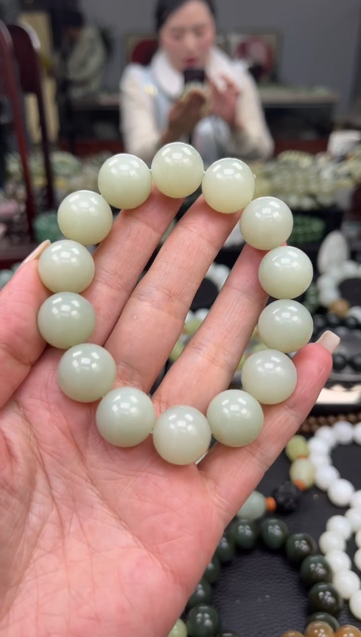 【闪购商品】和田玉手串未镶嵌新疆且末高青 白卡16