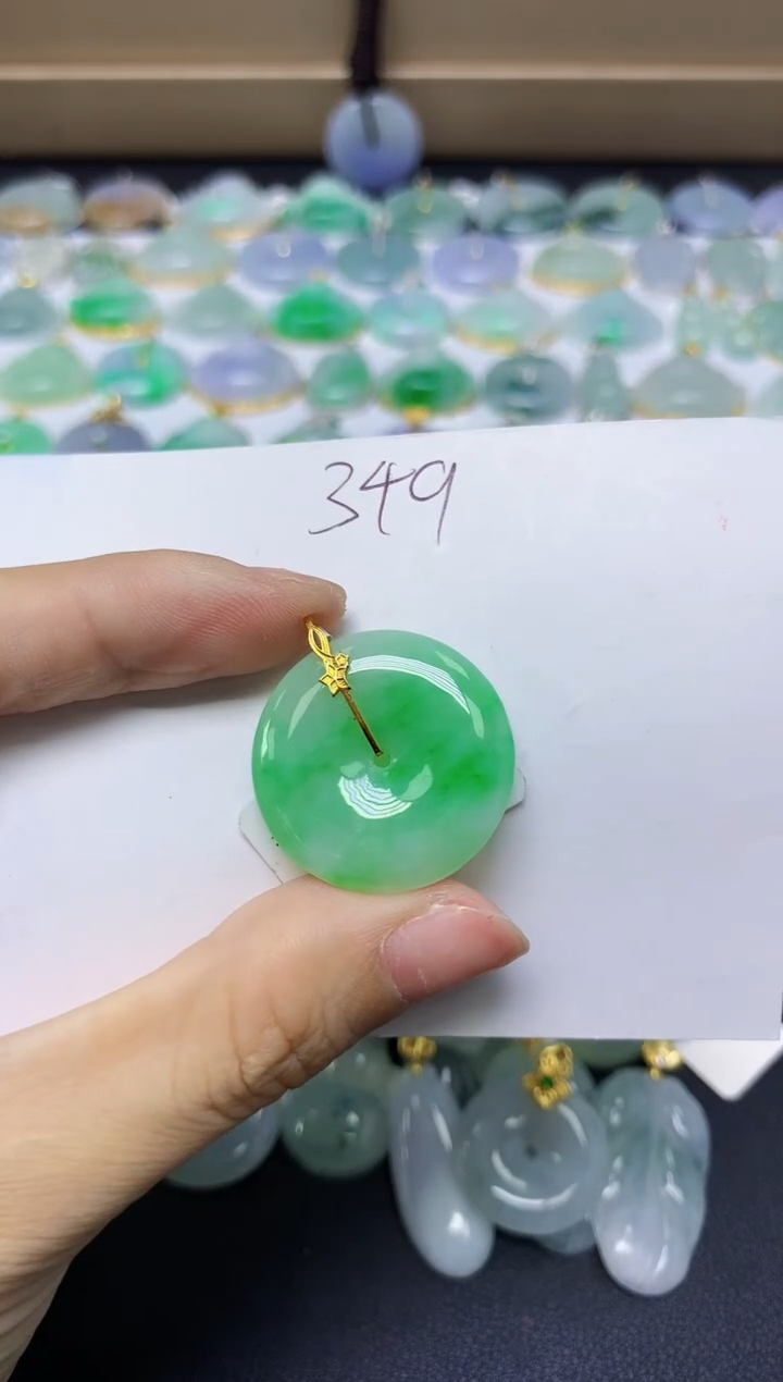 翡翠18K金镶嵌颈饰天然自然緬甸A貨翡翠