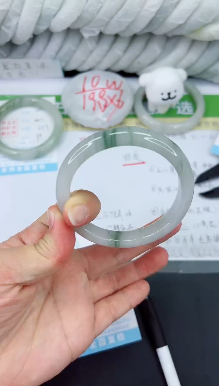 【闪购商品】石英质玉手镯未镶嵌449-60.5