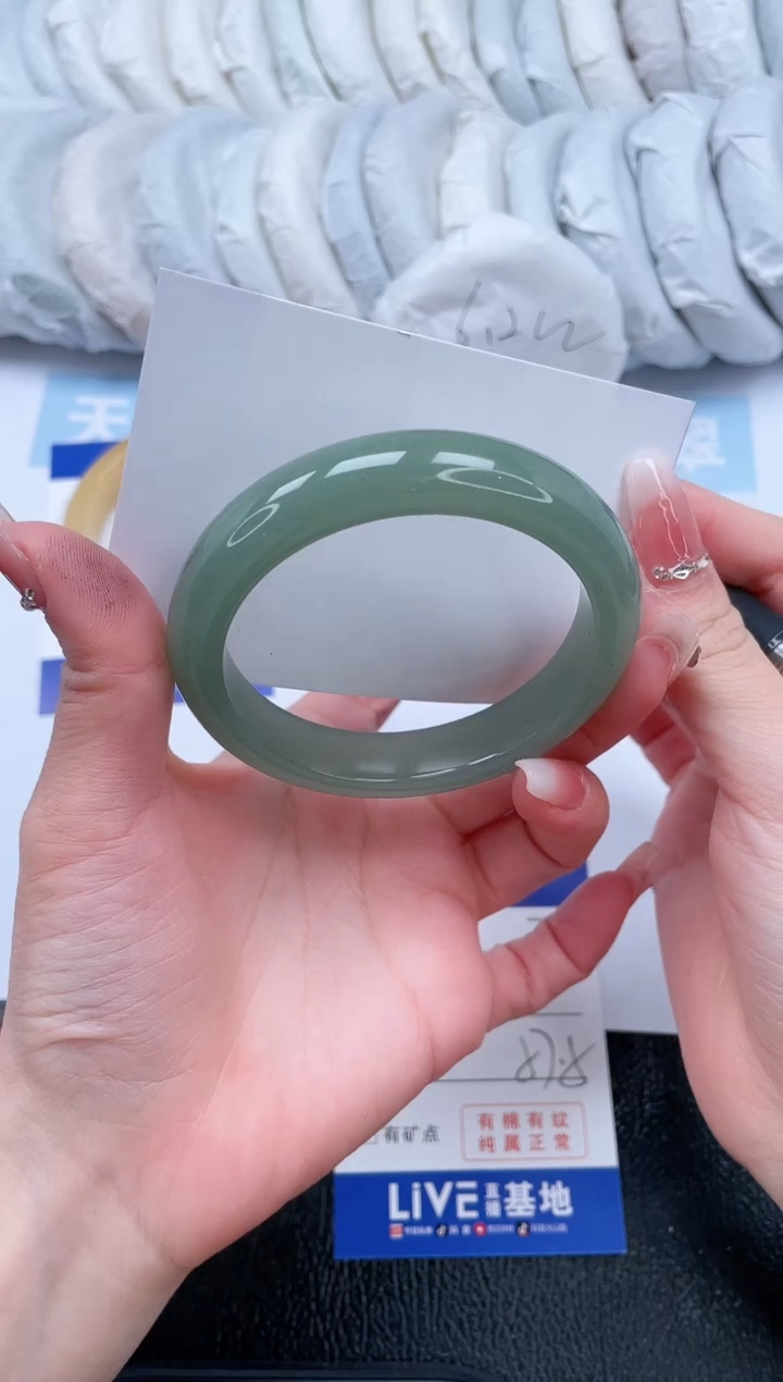 【闪购商品】石英质玉手镯未镶嵌T101-57.8