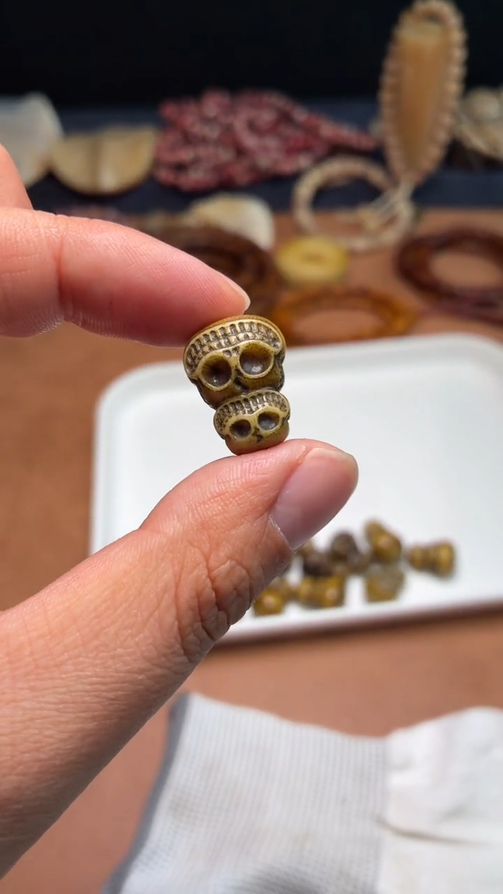 牛骨其他杂件293-尸陀林三通-有棕裂