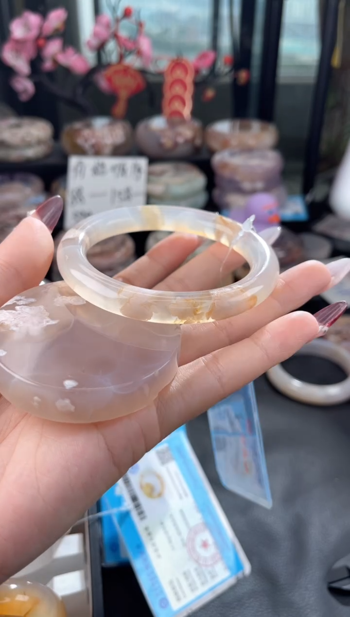 【闪购商品】石英质玉手镯未镶嵌60