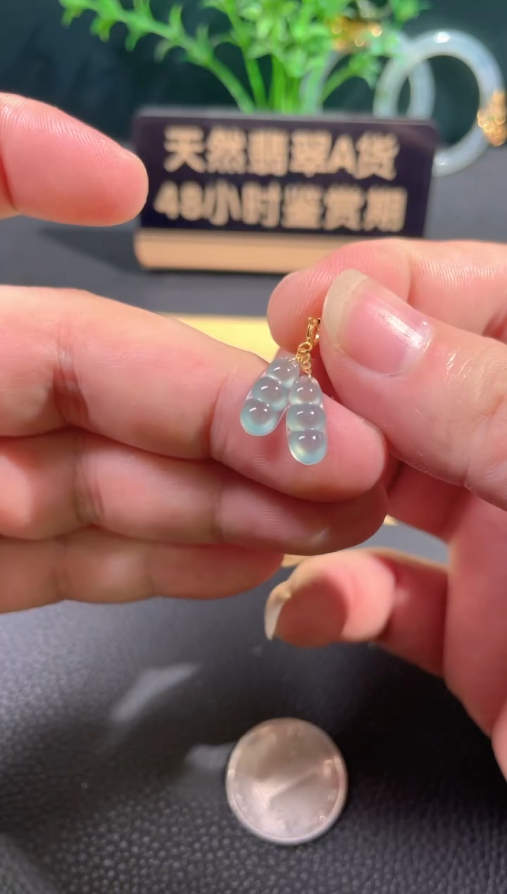 翡翠18K金镶嵌颈饰翡翠