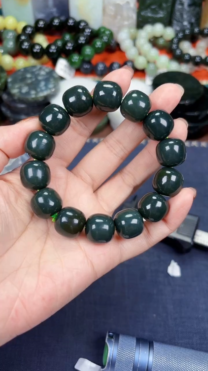 颈饰未镶嵌和田玉和田玉