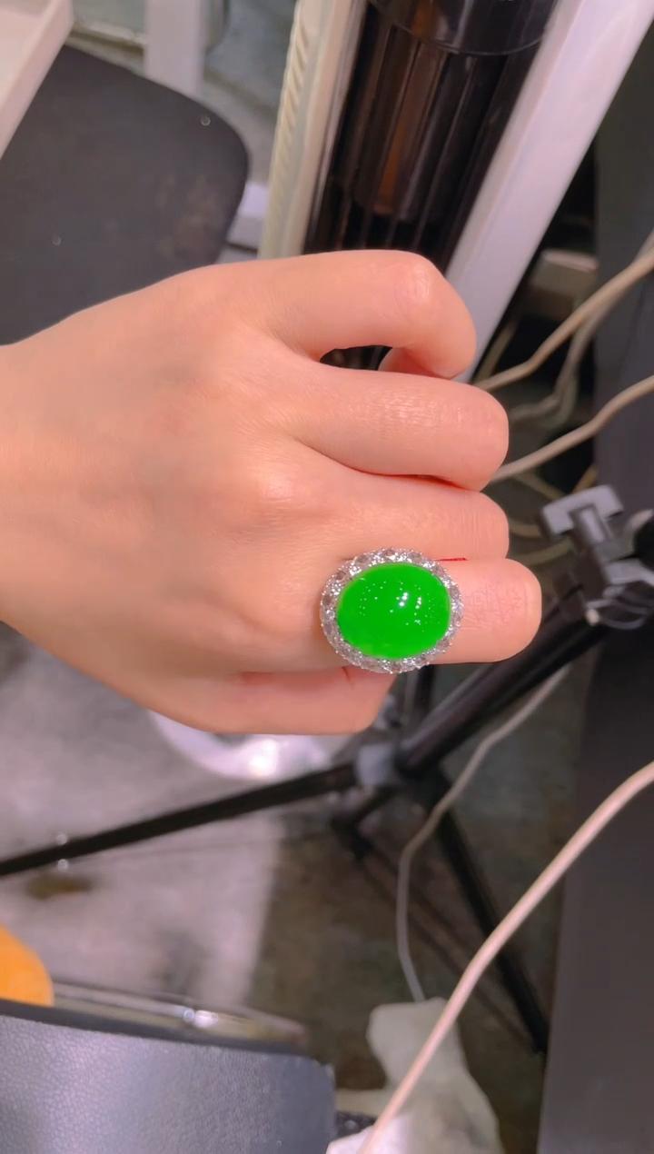 翡翠18K金镶嵌吊坠(赠链)A61